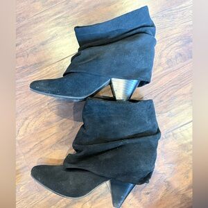 Elegant Black Slouchy Heeled Boots